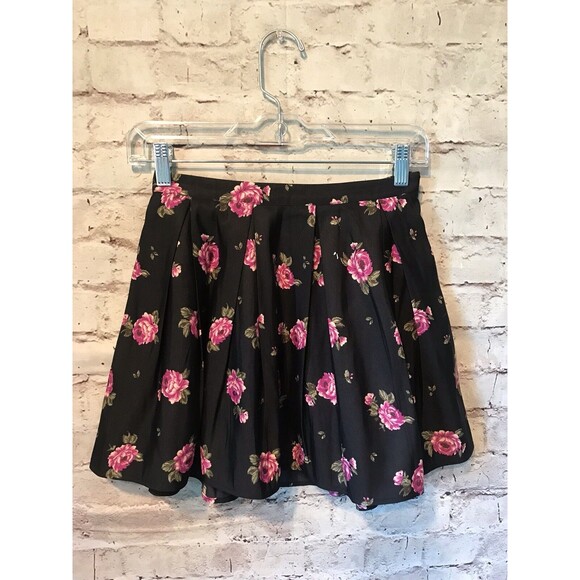 Forever 21 Floral skirt sz 25 black pink mini career pleats side zipper lined - Picture 2 of 9